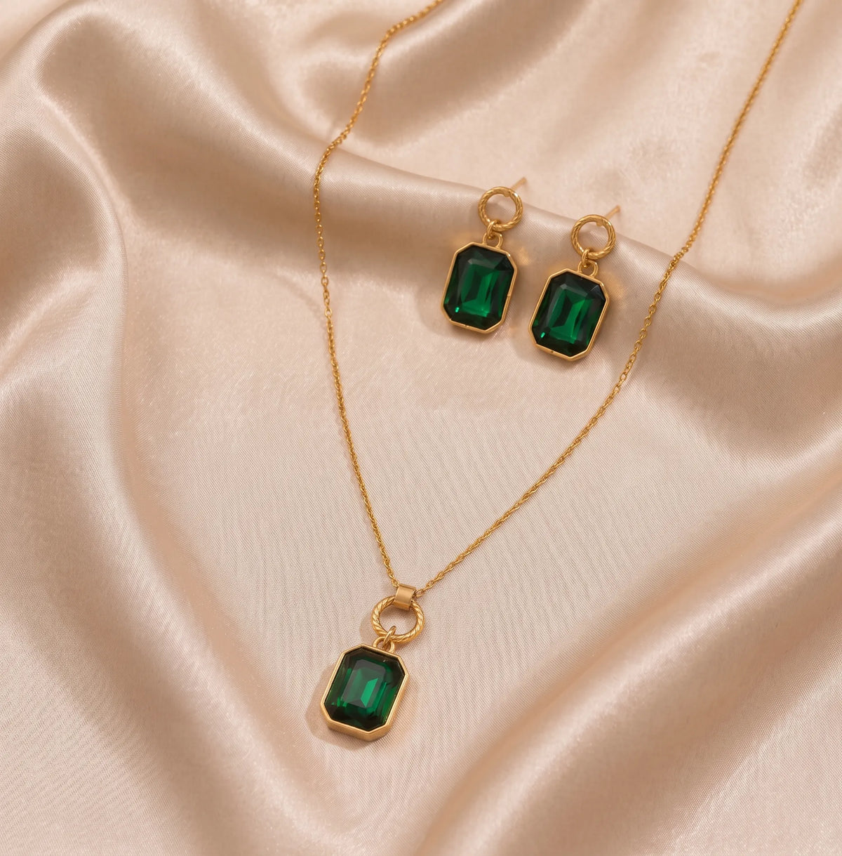 Elegant Green Crystal Necklace & Earrings Set