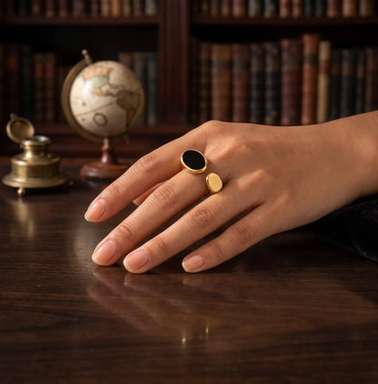 The Minimalist Black Onyx Signet For Women - Zariya Official