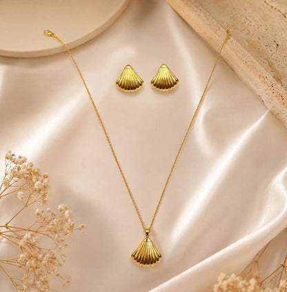 Seashell Necklace & Earrings Set