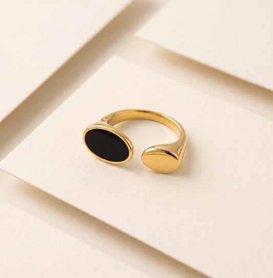 TheMinimalistBlackOnyxSignet