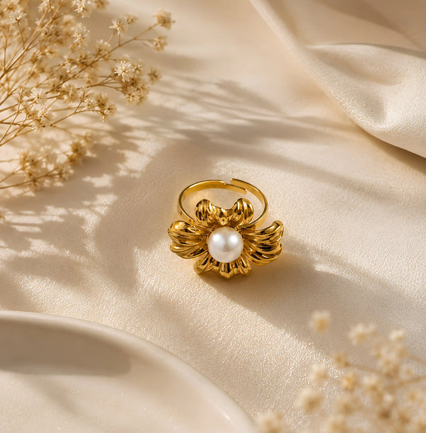 Pearl Flower Style Classic Women's Ring